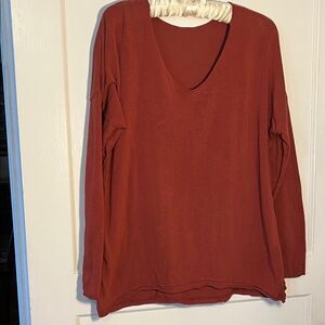 Women's Rust raw edge V-Neck drop shoulder Top size large Italian cotton